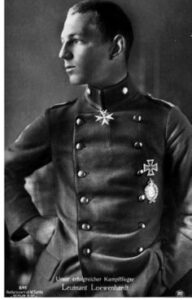 Idolfoto af Oberleutnant Löwenhardt - fanget i en alt andet end afslappet, naturlig positur (!)