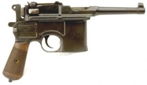 - og Mauserfabrikkernes smækre lille frækkert fra 1896. C96´eren var et meget populært håndvåben for tyske officerer.